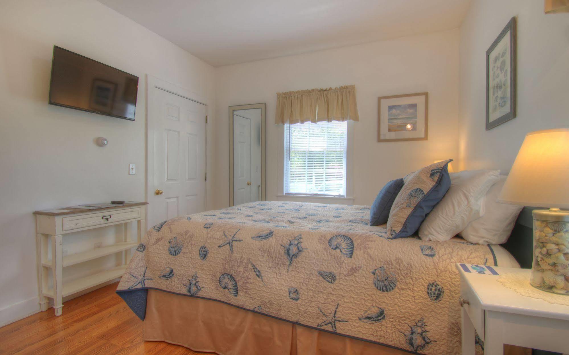 The Tern Inn Bed & Breakfast And Cottages West Harwich Exteriör bild